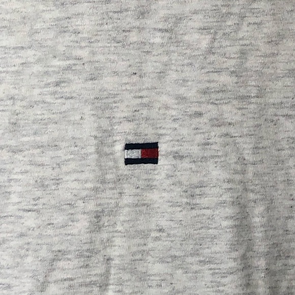 Vintage Basic Tommy Hilfiger V Neck - Picture 4 of 5